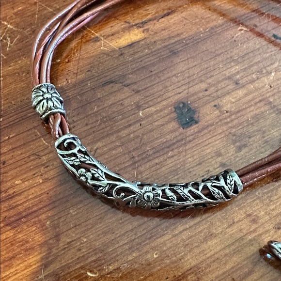 Wrap bracket - Picture 3 of 5